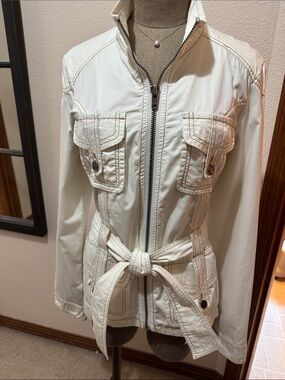 Twill 22 Belted Cream Utility Jacket with Patch Pockets